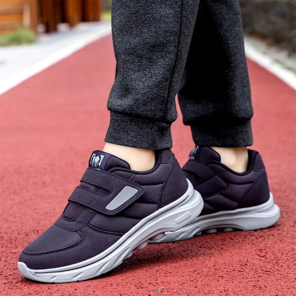 calçado com velcro